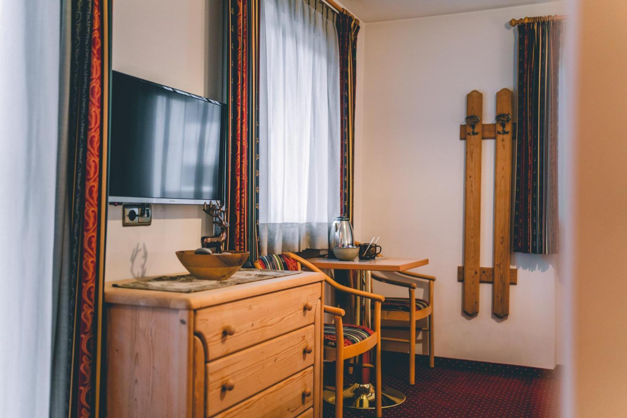 Garni Hotel Belalp Santa Cristina Val Gardena Ngoại thất bức ảnh