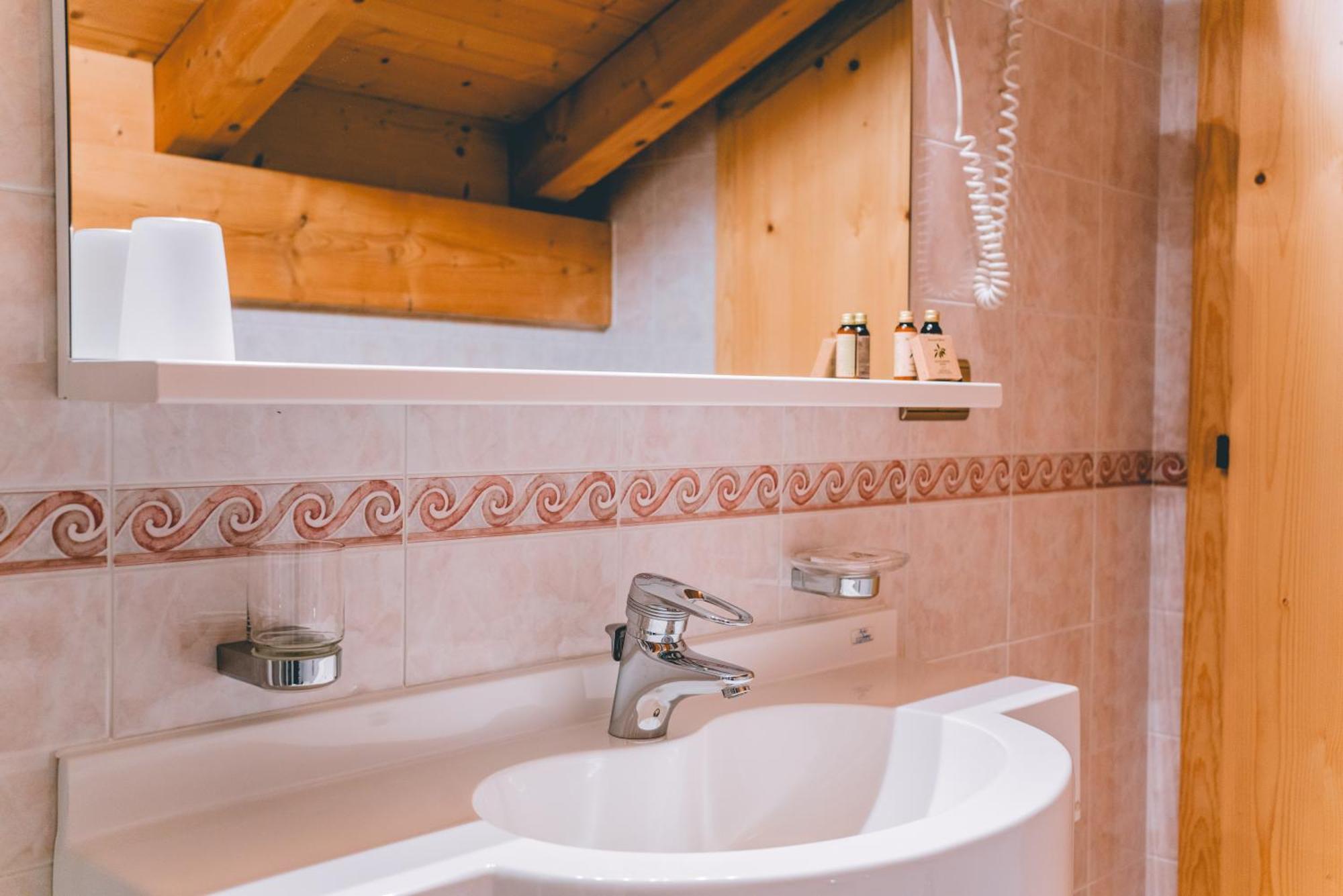 Garni Hotel Belalp Santa Cristina Val Gardena Ngoại thất bức ảnh