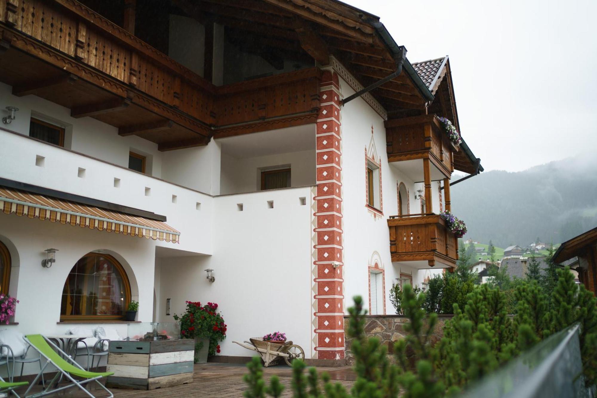 Garni Hotel Belalp Santa Cristina Val Gardena Ngoại thất bức ảnh